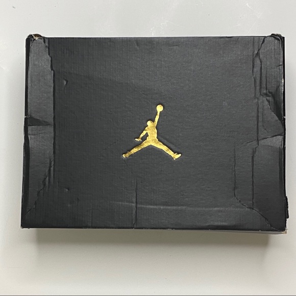 AIR JORDAN 8 CEMENT
Black/Gym Red-Black-Wolf Grey - Picture 11 of 14